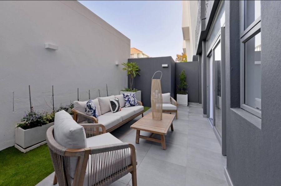 2 Bedroom Property for Sale in Sea Point Western Cape